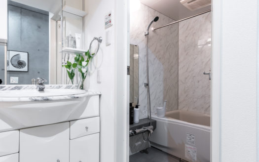 原宿でコンクリートを背景に自然光撮影したいなら|LAG SPACE Harajuku#1