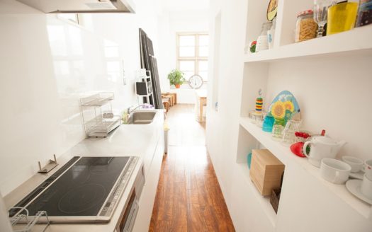 自然光と白ホリとコンクリートが選択できる恵比寿の一軒家|STUDIO SHOWCASE