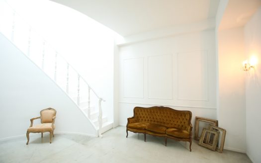 自然光と白ホリとコンクリートが選択できる恵比寿の一軒家|STUDIO SHOWCASE