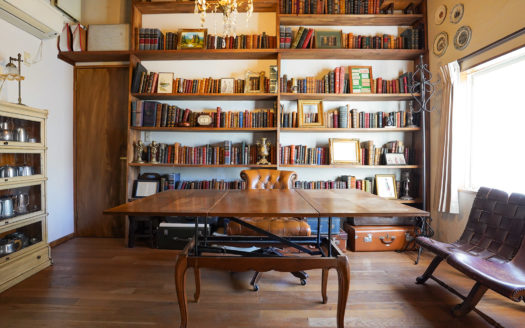 アンティークの小物が充実 格安ハウススタジオ|Unikk