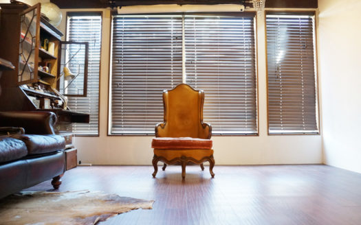 アンティークの小物が充実 格安ハウススタジオ|Unikk