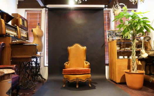 アンティークの小物が充実 格安ハウススタジオ|Unikk