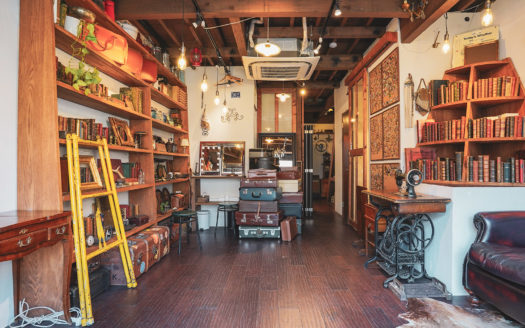 アンティークの小物が充実 格安ハウススタジオ|Unikk