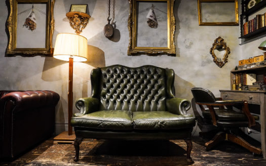 アンティークの小物が充実 格安ハウススタジオ|Unikk