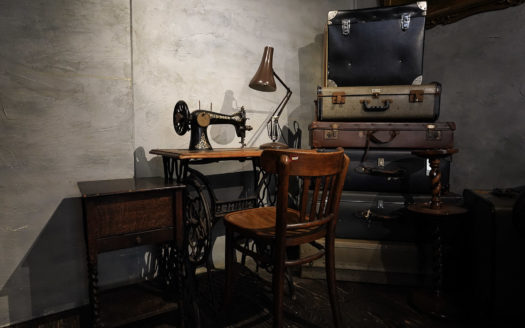 アンティークの小物が充実 格安ハウススタジオ|Unikk