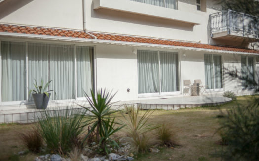 広大な庭を使った撮影に 目黒区の一軒家ハウススタジオ|SHILO STUDIO MEGURO