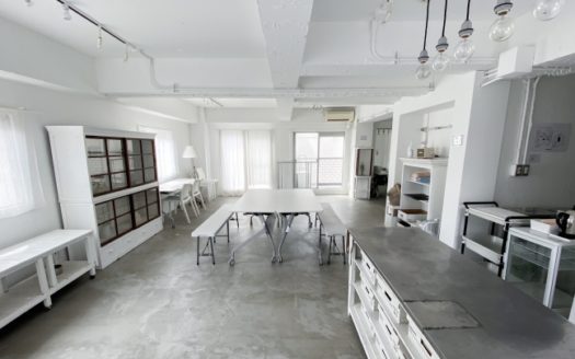 都内でも貴重な広大な屋上で撮影できるスタジオ|THE ROOF