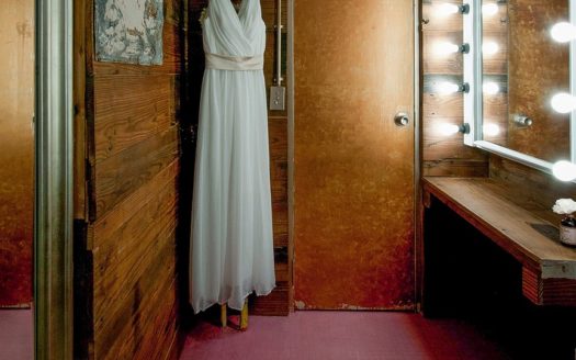 洗練されたインテリアと柔らかな光の中で撮影を|Beyond Biyori