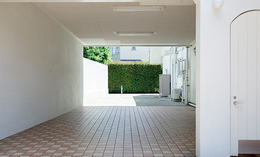 広大な庭を使った撮影に 目黒区の一軒家ハウススタジオ|SHILO STUDIO MEGURO