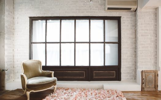 洗練されたインテリアと柔らかな光の中で撮影を|Beyond Biyori