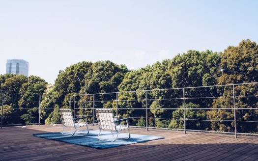 都内でも貴重な広大な屋上で撮影できるスタジオ|THE ROOF