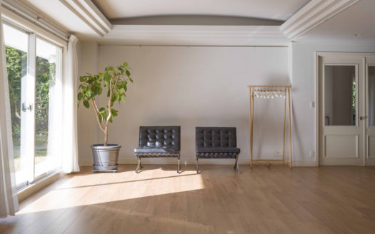 広大な庭を使った撮影に 目黒区の一軒家ハウススタジオ|SHILO STUDIO MEGURO