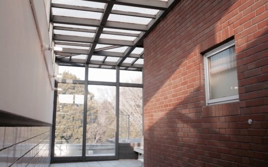 都内でも貴重な広大な屋上で撮影できるスタジオ|THE ROOF