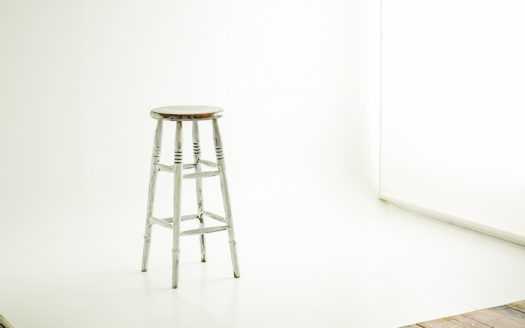 洗練されたインテリアと柔らかな光の中で撮影を|Beyond Biyori