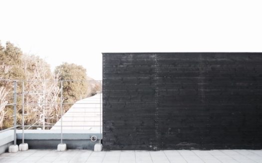 都内でも貴重な広大な屋上で撮影できるスタジオ|THE ROOF