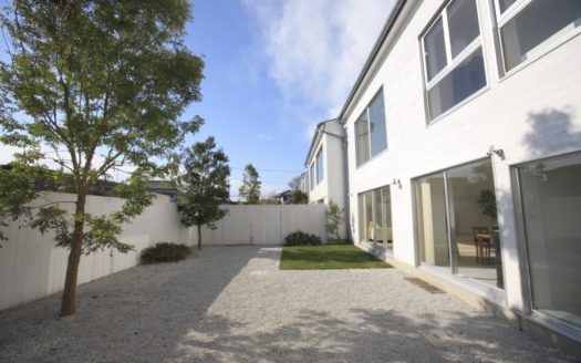 天窓からの光で自然光撮影におすすめのハウススタジオ|STUDIO JILL C studio