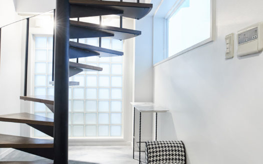 豊富なシチュエーションで撮影ができる1棟ハウススタジオ|STDUIO CALANQUE