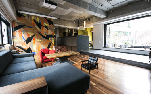 渋谷でデザイナーズ設計のハウススタジオで撮影|WISE OWL HOSTELS