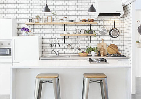 自然光が差し込むキッチンが魅力 一軒家ハウススタジオ|Gravity