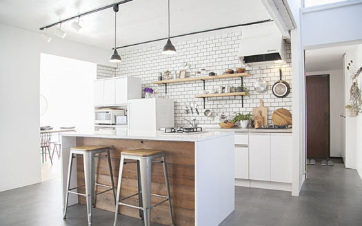 自然光が差し込むキッチンが魅力 一軒家ハウススタジオ|Gravity