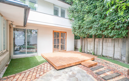 自然光が差し込むキッチンが魅力 一軒家ハウススタジオ|Gravity