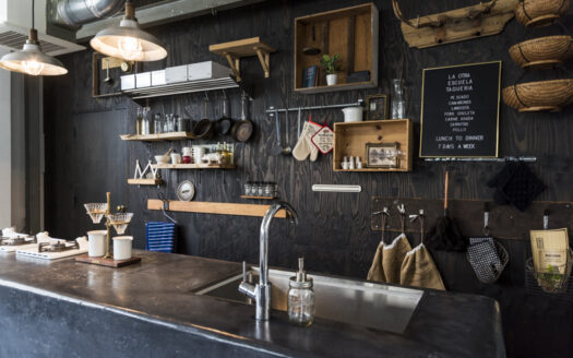 小物充実な学芸大学のおしゃれなキッチンスタジオ|STUDIO iiwi