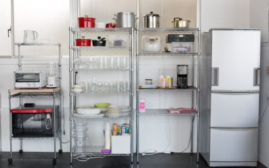 小物充実な学芸大学のおしゃれなキッチンスタジオ|STUDIO iiwi