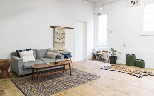 小物充実な学芸大学のおしゃれなキッチンスタジオ|STUDIO iiwi